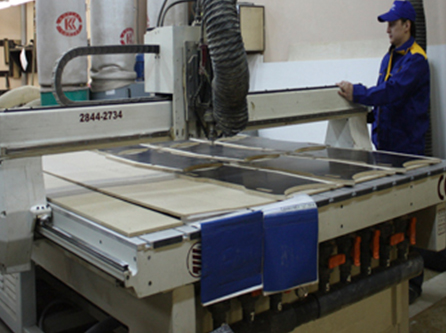 Экструдер полимер пленка. Производство материала пвх. Экструзия труб. Производство материала пвх. Раскройщик швейного производства.